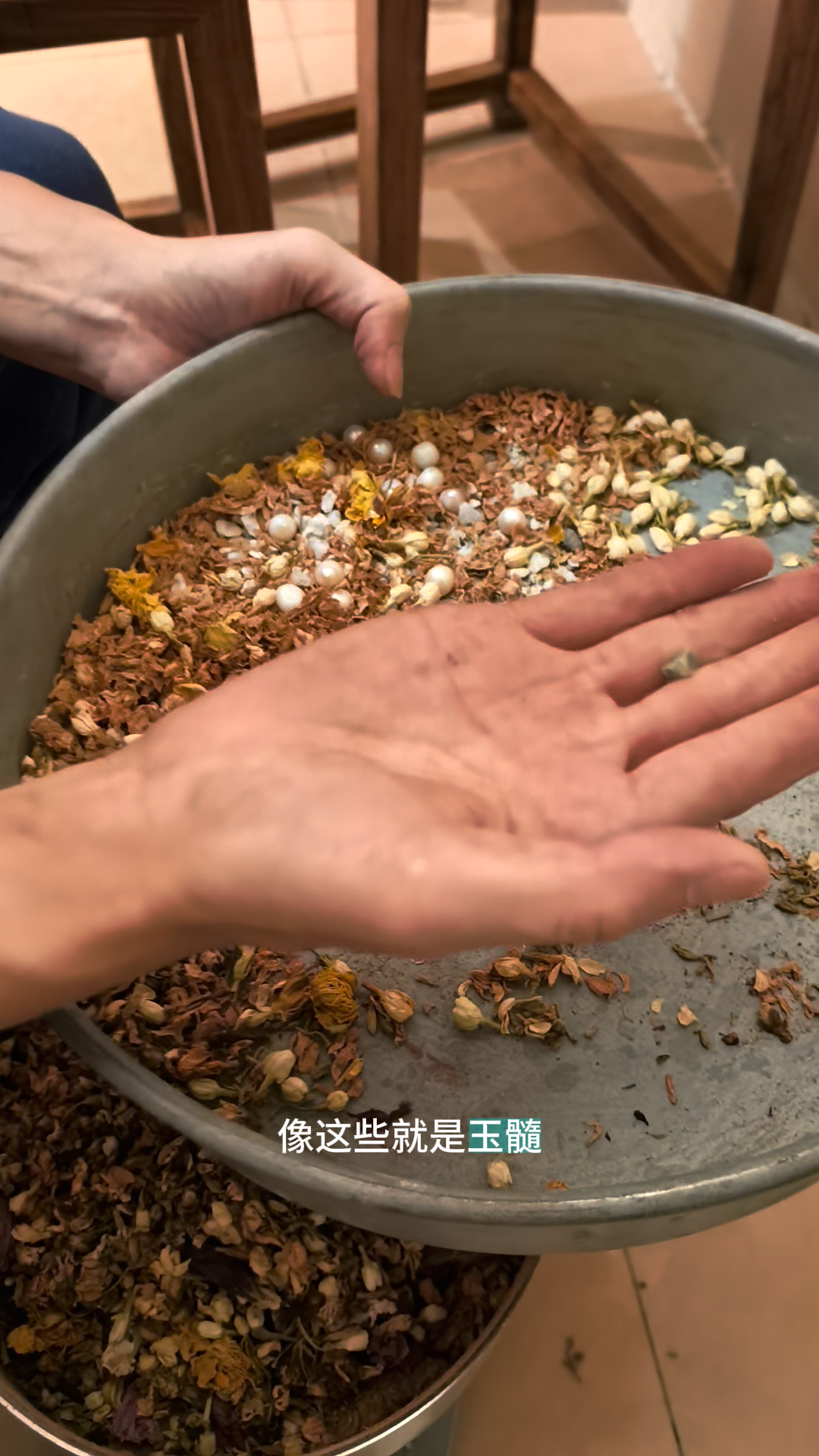 From Qianjin Yifang to a Contemporary Chinese Aromatic Balm