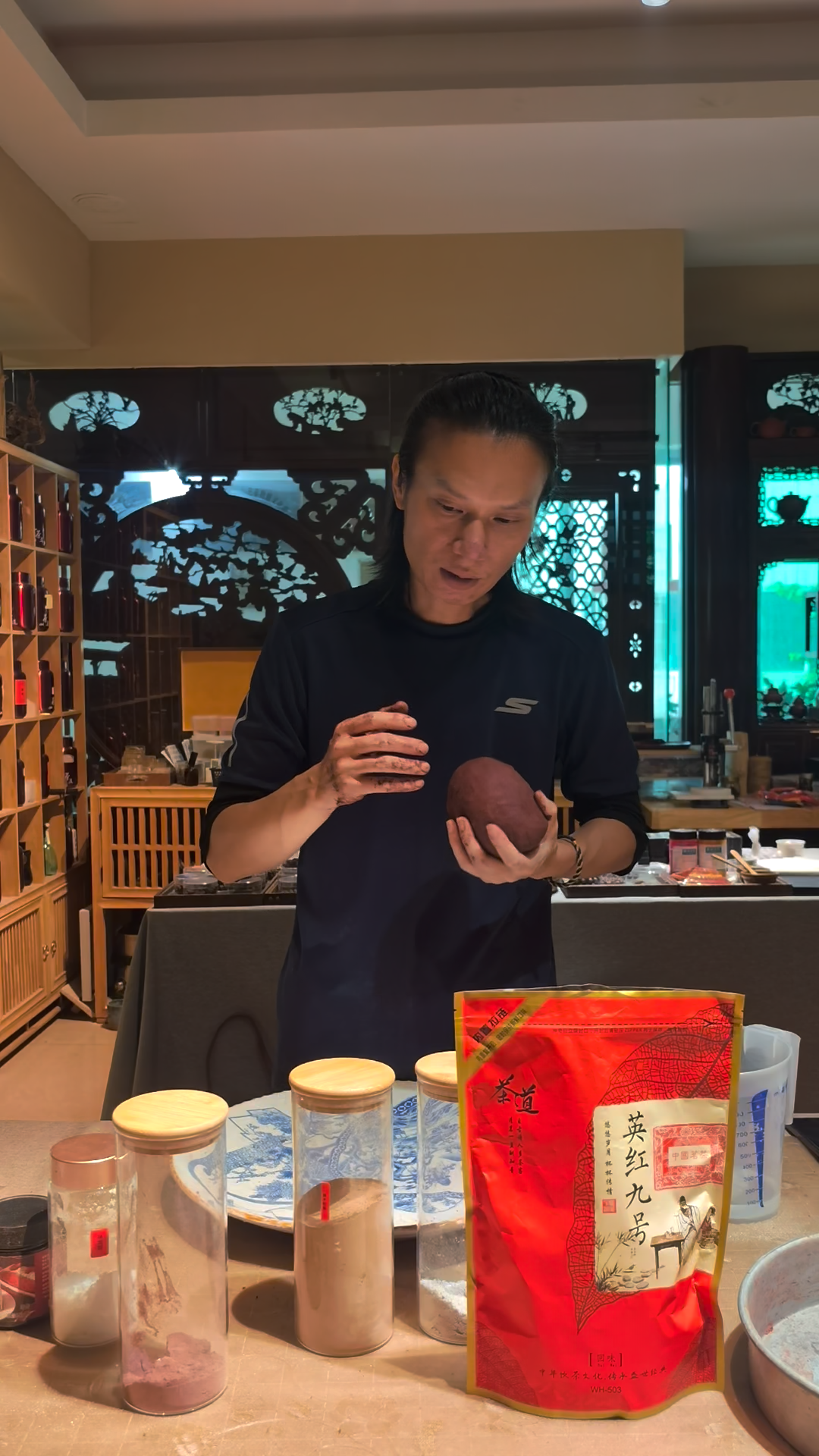 Qiangwei incense plaque dough being prepared for wearable incense